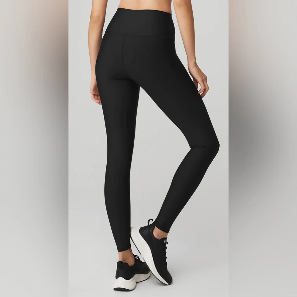 NWOT Alo Yoga High Waisted Airlift Leggings Black Color Size XXS
